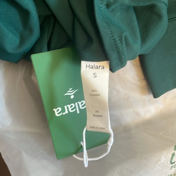 Halara NWT #656 Notched Collar Crossover Long Sleeve Work Shirt - Picture 4 of 4